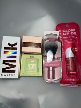 Makeup Bundle 5 Pieces ! See Description